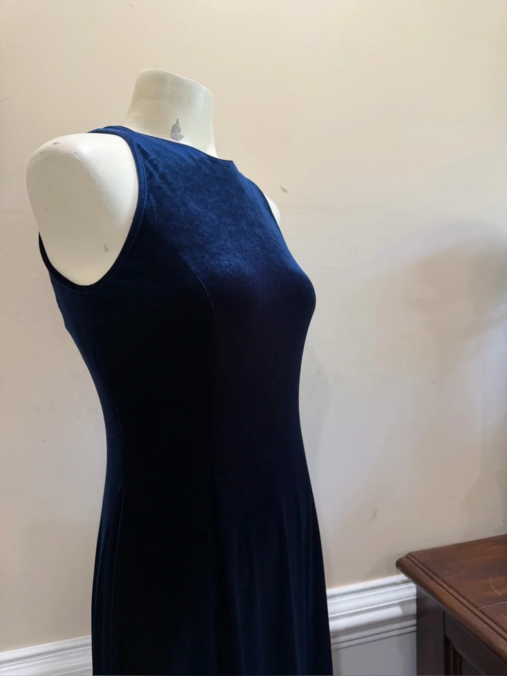 Papell Boutique Elegant Navy Velvet Maxi Dress - Sleeveless Evening Gown